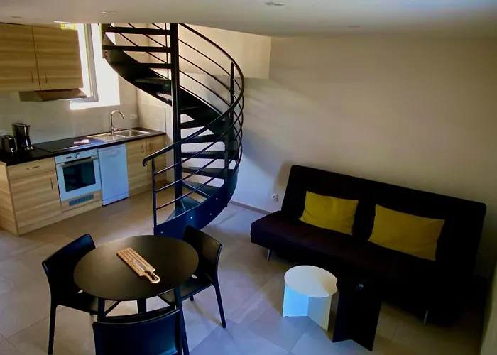 Du Mas De Surlan Daire